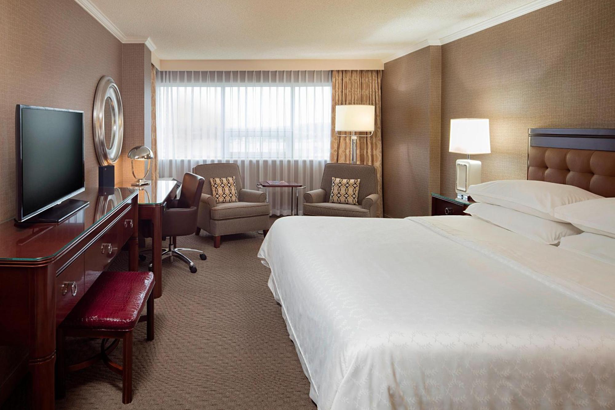 Sheraton Cavalier Calgary Hotel Exterior foto