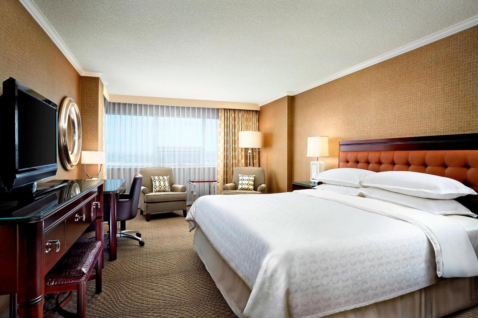 Sheraton Cavalier Calgary Hotel Exterior foto